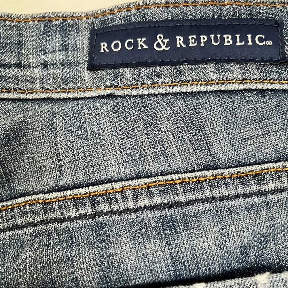 Rock & Republic Kasandra Bootcut Blue Distressed Jeans Low-Rise Pockets Stretch
